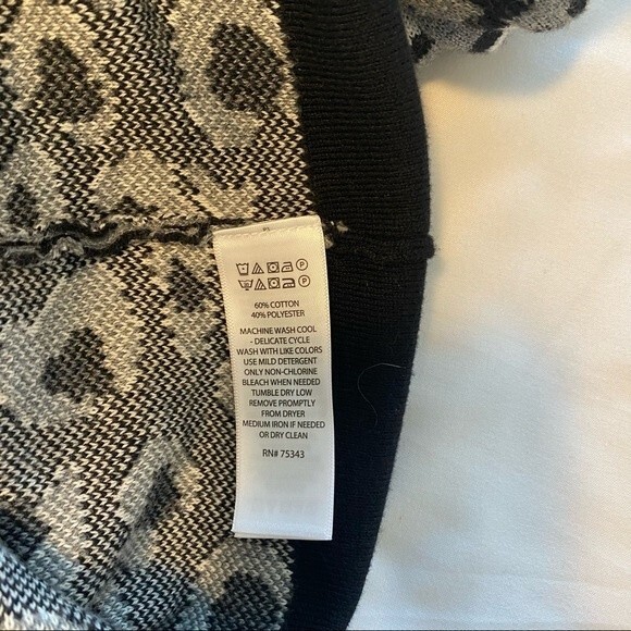 Rachel Zoe Black Silver Gray Animal Print Zip Front 2 Pocket Sweater Jacket M - Picture 10 of 14